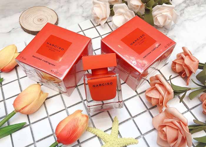 Thiết kế chai nước hoa Narciso Rodriguez Narciso Rouge 90ml rực rỡ, bí ẩn